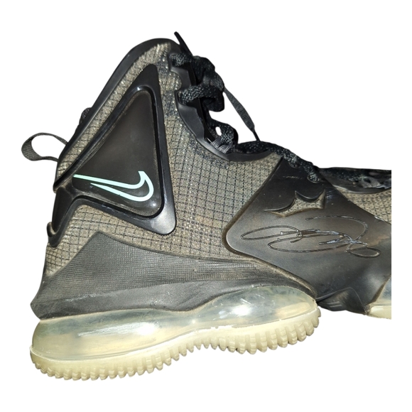 Nike LeBron Soldier 11 in Black and Gray Lebron 19 Black Green Glow Size 8 Men\'s main image 11